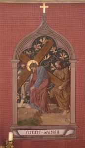 Ritterkapelle Haßfurt Kreuzweg Seidlein Station 05: Simon von Cyrene hilft Jesus das Kreuz tragen