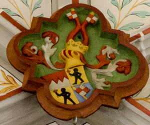 Ritterkapelle Haßfurt – Wappen Johanns III. von Grumbach am Chorschlussstein